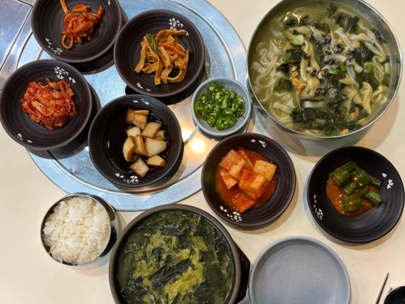 [제주 서귀포] 올레시장 근처 성게보말칼국수 보말국 한동네