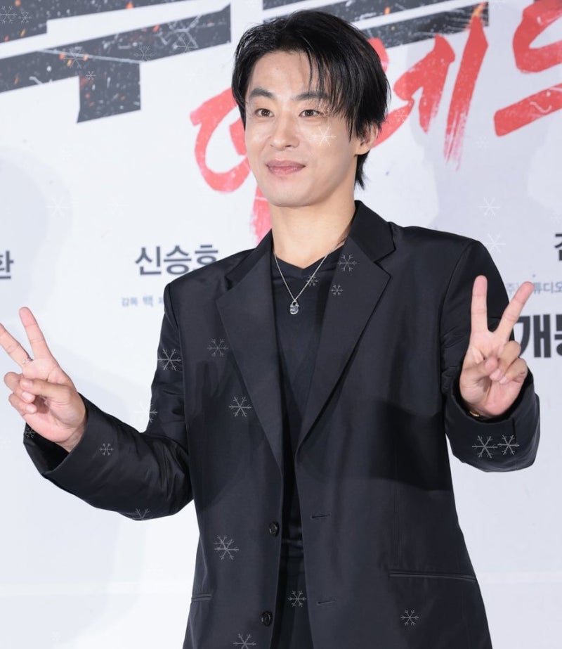 빨간 머리로 돌아온 구교환, 72시간마다 죽는 남자의 파격 선언…“새로운 색이 입혀진다는 ....