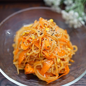 오이 없어도 맛있는 쫄면 레시피 슬라이스 당근 콩나물 쫄면 양념으로 만드는 법