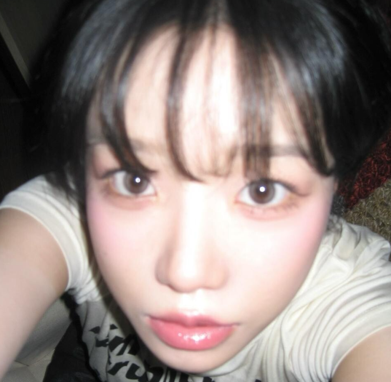 조유리, 셀카 한 장에 팬들이 술렁인 이유 "그 사이 준비하고 있던 게 따로 있었다"