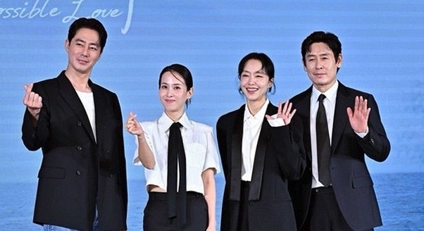 Director Lee Chang-dong's First New Film in 8 Years, 'Possible Love,' an Adult Melodrama Starring Jeon Do-yeon, Sol Kyung-gu, Jo In-sung, and Jo Yeo-jeong