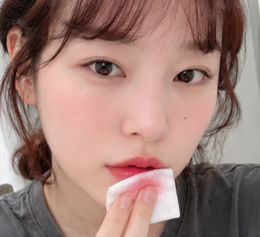 립틴트 착색 지우는법 “입술 안쪽”만 왜 남을까? 저녁에 거울 보면 더 신경 쓰여요