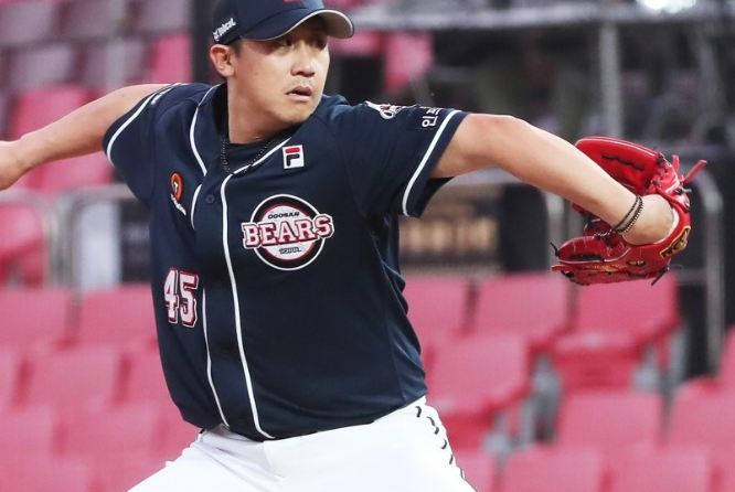 "ERA 10.57 투수에게 3억?" 두산 이용찬 친정 복귀 후 반전 근황 '은퇴까지 생각했는데 부활'