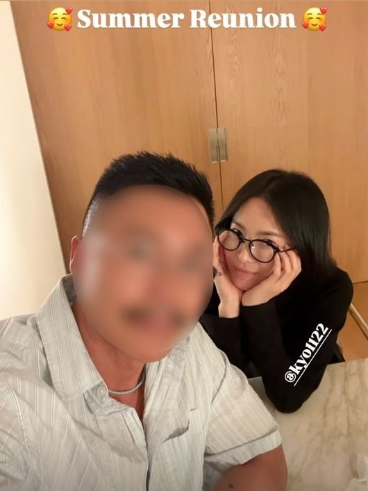 송혜교, 민낯도 화보가 되는 일상! 오랜 남사친과 재회한 반가운 근황
