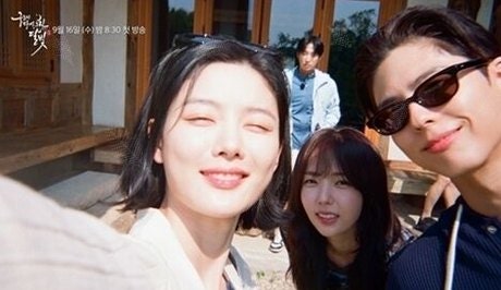 박보검의 고백 "김유정이랑 10년 만에 만나는데 심장이..." 충격적이게도 케미가 안 죽었다