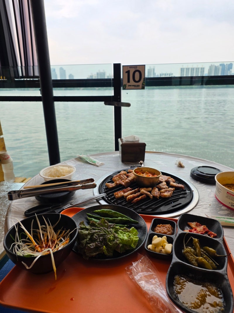 잠실맛집 아리수만찬 잠실 한강에서 선상 바베큐파티! 한강데이트