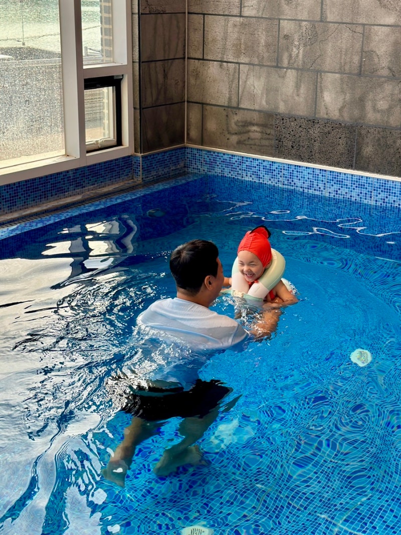 여수 하이락리조트 키즈풀빌라 K101, K102 대가족 아기랑 연박후기 / 객실사진