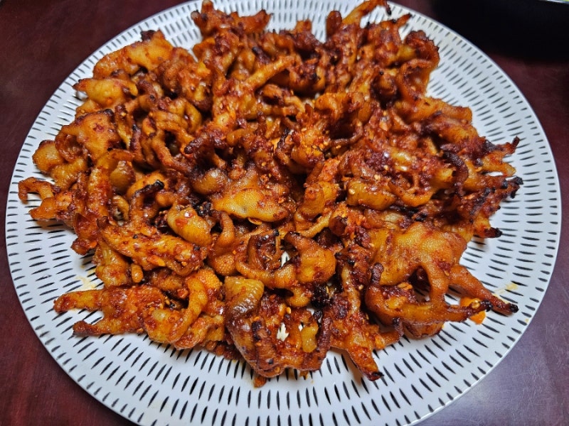 맥주 술안주로 최고 반찬도 좋은 뼈없는 닭발 양념볶음