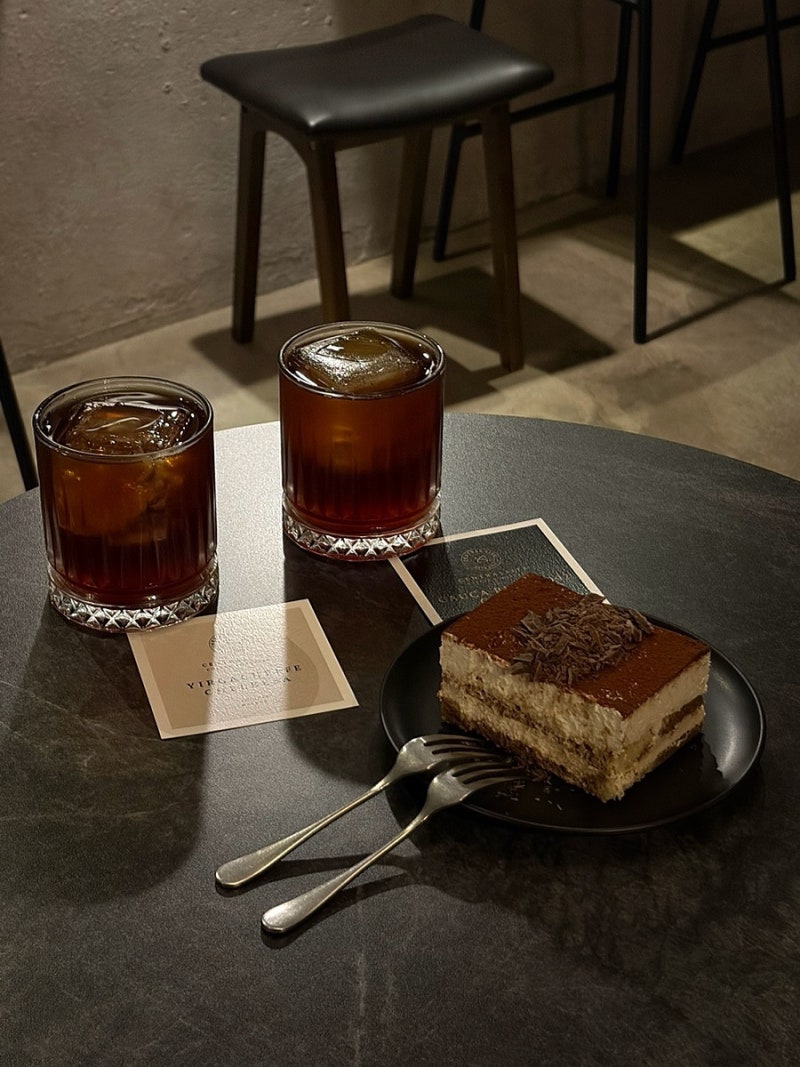 연남동 카페 추천｜핸드드립 커피와 클래식 티라미수까지 맛있는 센트럴사이트 연남점