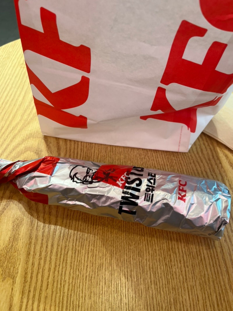 [부산/서면] kfc 트위스터 │ 치킨 텐더가 끝까지 차 잇던 긍정 후기
