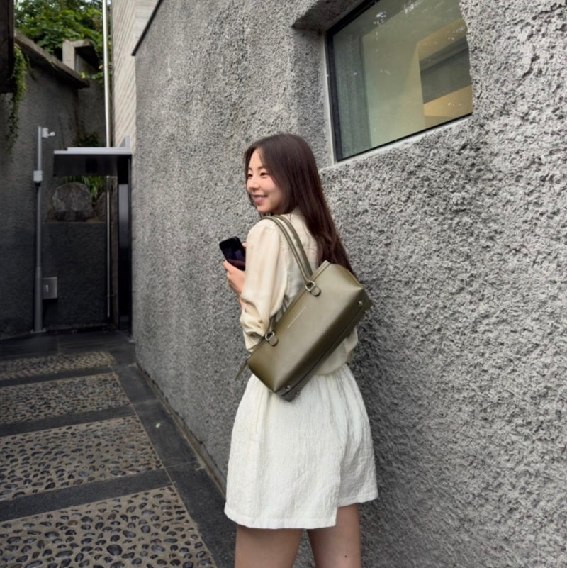 안소희 가방 어디꺼야? 100만원도 안하는 메종 마르지엘라