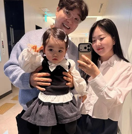 박수홍 비행기 지연 논란 총정리: 괌 항공편 70분 지연 전말과 사과문, 민심 반응 분석