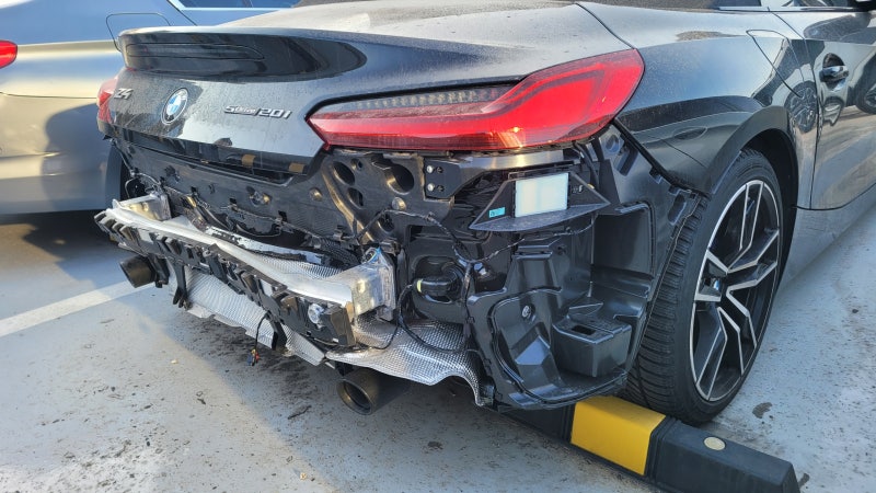 천안 BMW Z4, 미수선처리와 사고차매입 함께 진행하기
