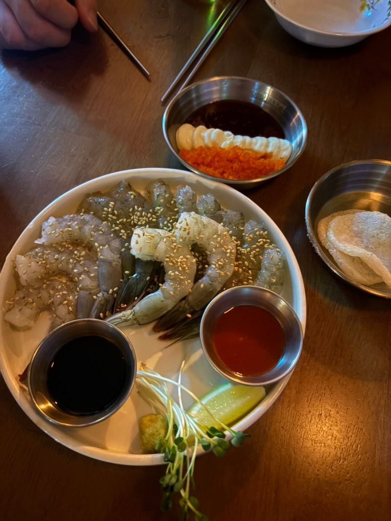 상무지구 술집 수레｜생새우 불닭마요에 매운 꽃게탕까지 안주 맛집 솔직후기