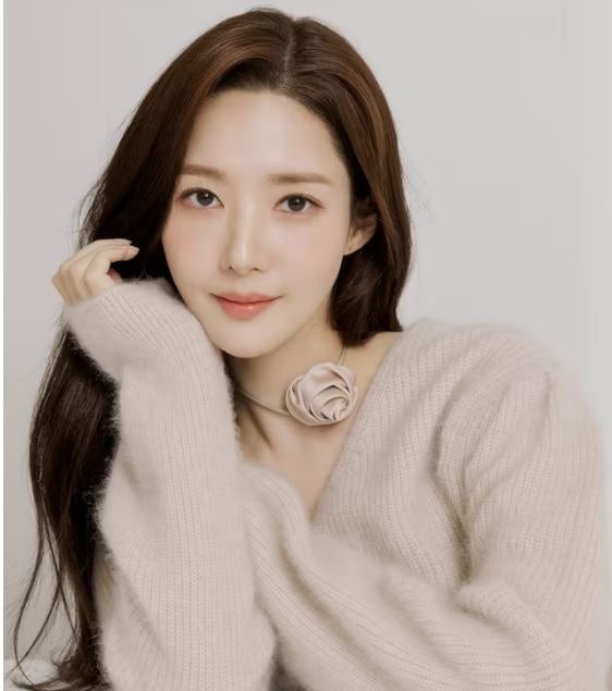 「売れっ子トップ女優だったのに…」パク・ミニョン、公開恋愛の余波を乗り越え主演を射止めた本当の近況