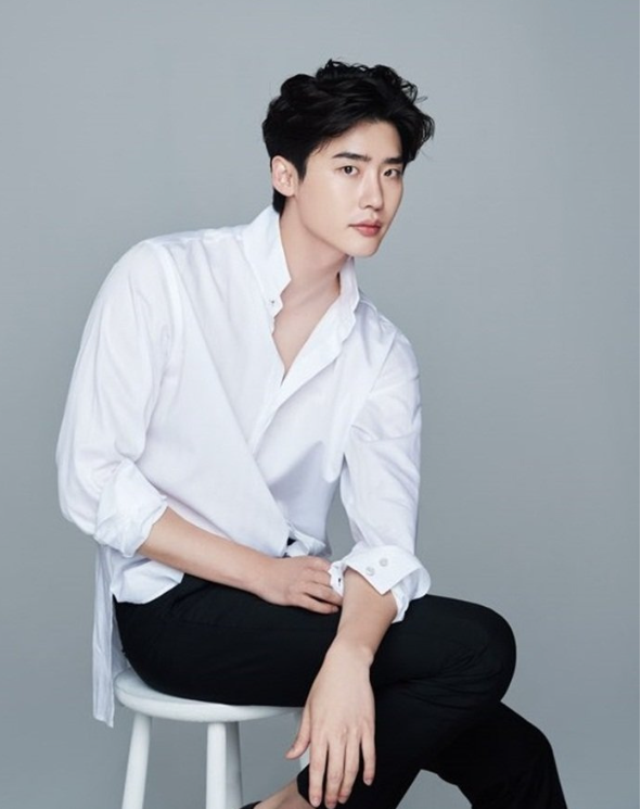 배우 이종석 나이 프로필, 고향 학력 키 아이유 열애 결별 형제 재혼황후 근황까지 총정리