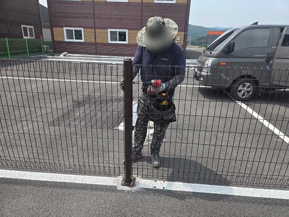 용인 신축 공장 휀스설치 10m대형 접이문 펜스 앙카타입 시공 완료