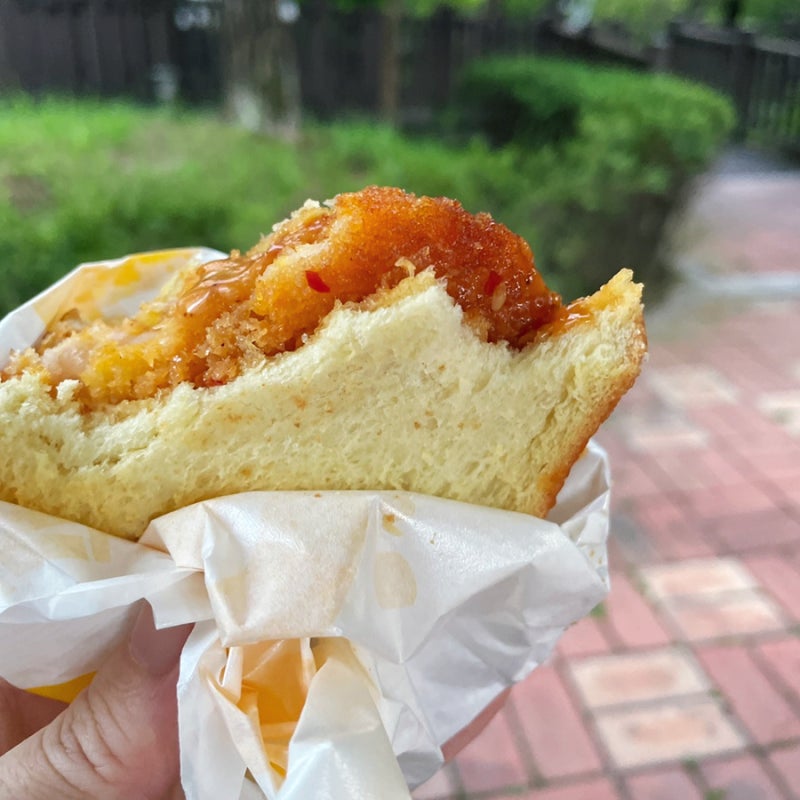 메가커피 마라토스트 어떻게 참는데? 중식마녀 마라크림 새우토스트 신메뉴