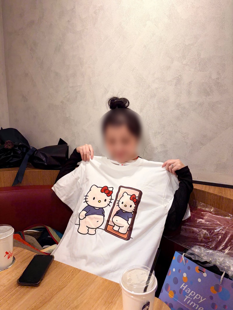 임산부 선물 친구한테 받은 키티 만삭 티 임산부 키티 반팔