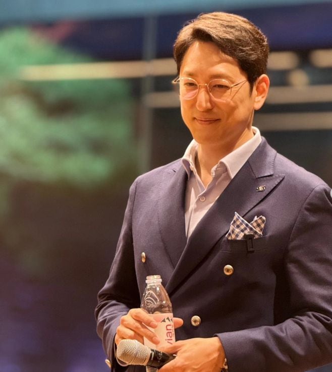 "비혼주의라더니 12살 연하와..." 한석준 아나운서 미국 회계사부터 늦둥이 아빠가 된 뜻밖의 ....