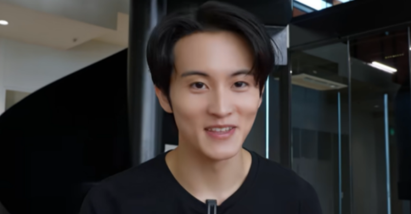 ‘NCT 탈퇴’ 마크, 한강뷰 복층 사옥 최초 공개…1인 기획사 ‘어퍼룸’ 내부 보니