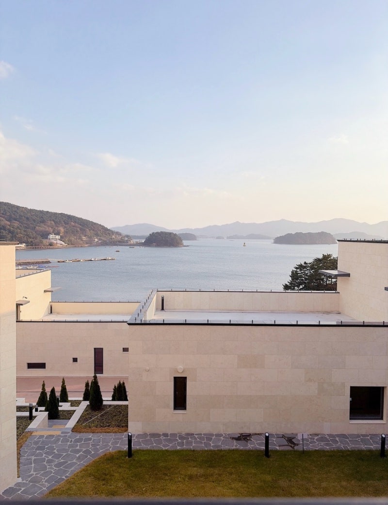 Recommended Accommodation in Goseong | Goseong-gun Youth Hostel with Ocean View for Gyeongnam Family Trips