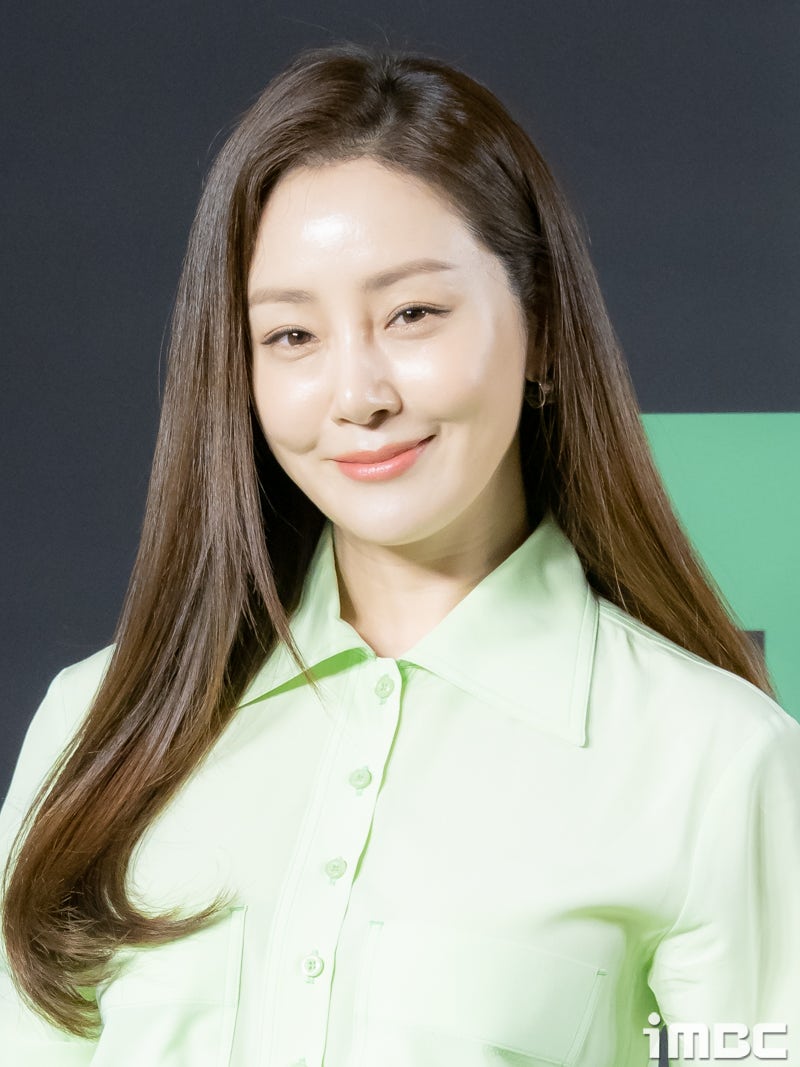 배우 오나라 근황 총정리! 25년 장기 연애 김도훈, 결혼·이혼설의 진실과 차기작 활동.
