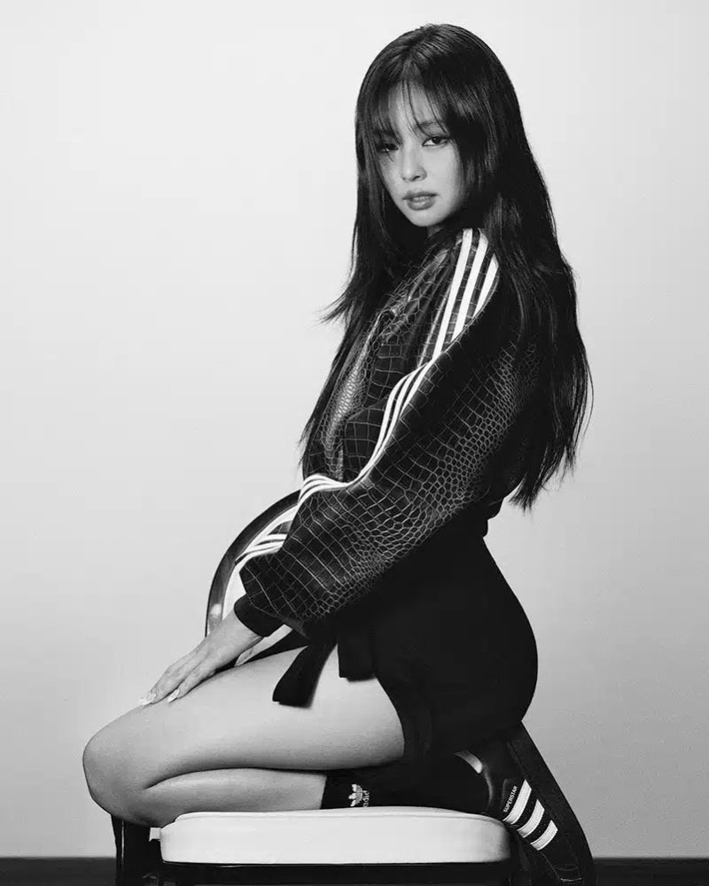 제니 아디다스 발레코어 운동화 공개, 9월 1일 출시된다