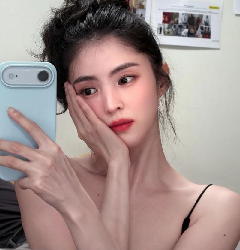 한소희 프로필 나이 본명 학력 결혼 소속사 영화 인턴 근황