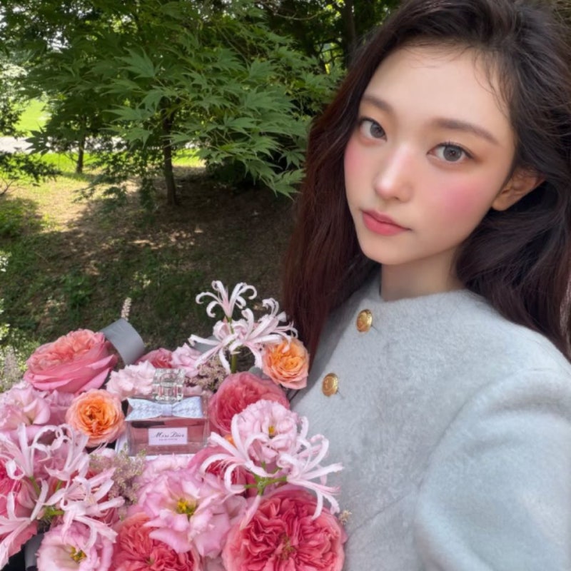 뉴진스 해린 오랜만에 보니 더 청초해졌네.. 다시 보게 된 "역대 스타일"