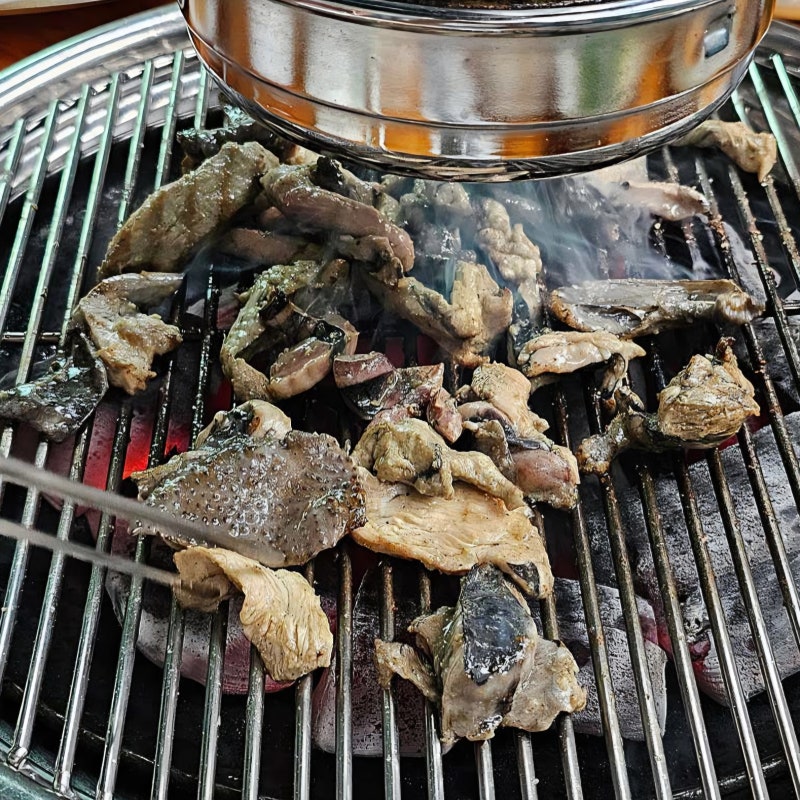'20년 내공 올블랙 별미' 굿모닝대한민국 찐k푸드 오골계 숯불구이 오골계 뼈탕 맛집 양구 "장....