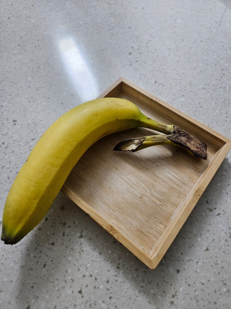 여름철 바나나 보관법 실온에 그냥 보관하지 마세요. 초파리 꼬이기 전에 이렇게