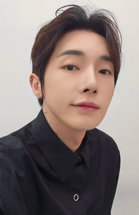 케이, 수면제 대리처방 인정…과즙세연과 공개 열애 중 또 터진 논란