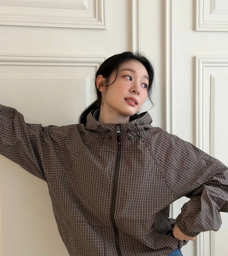 뉴발란스 김연아 바람막이 2026 FW, 초콜릿 컬러 올데이 신상