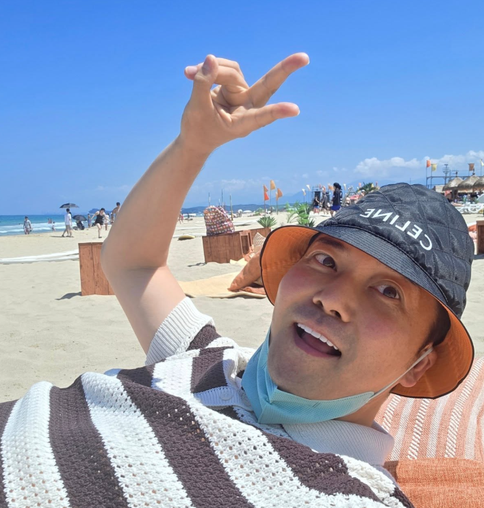 카자흐 즉흥여행 의혹에 제작진 공식 반박 전현무 프로필 학력 고향 재산 나이 가족 배우자 ....