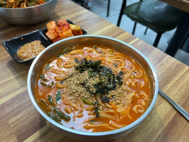 대구 서문시장 2지구 지하 식당가 칼국수 맛집 추천, 지원이네 국수