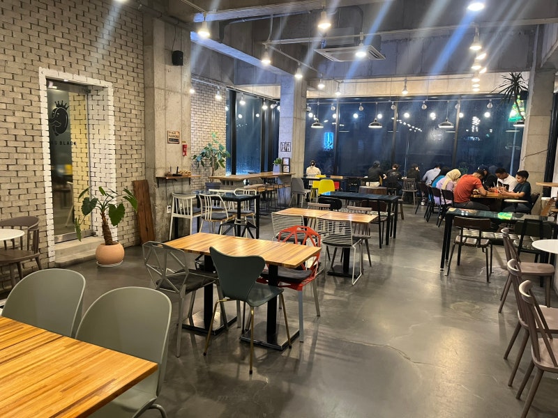 강릉 강문해변 카페 롱블랙 | 오션뷰 대형 베이커리 카페