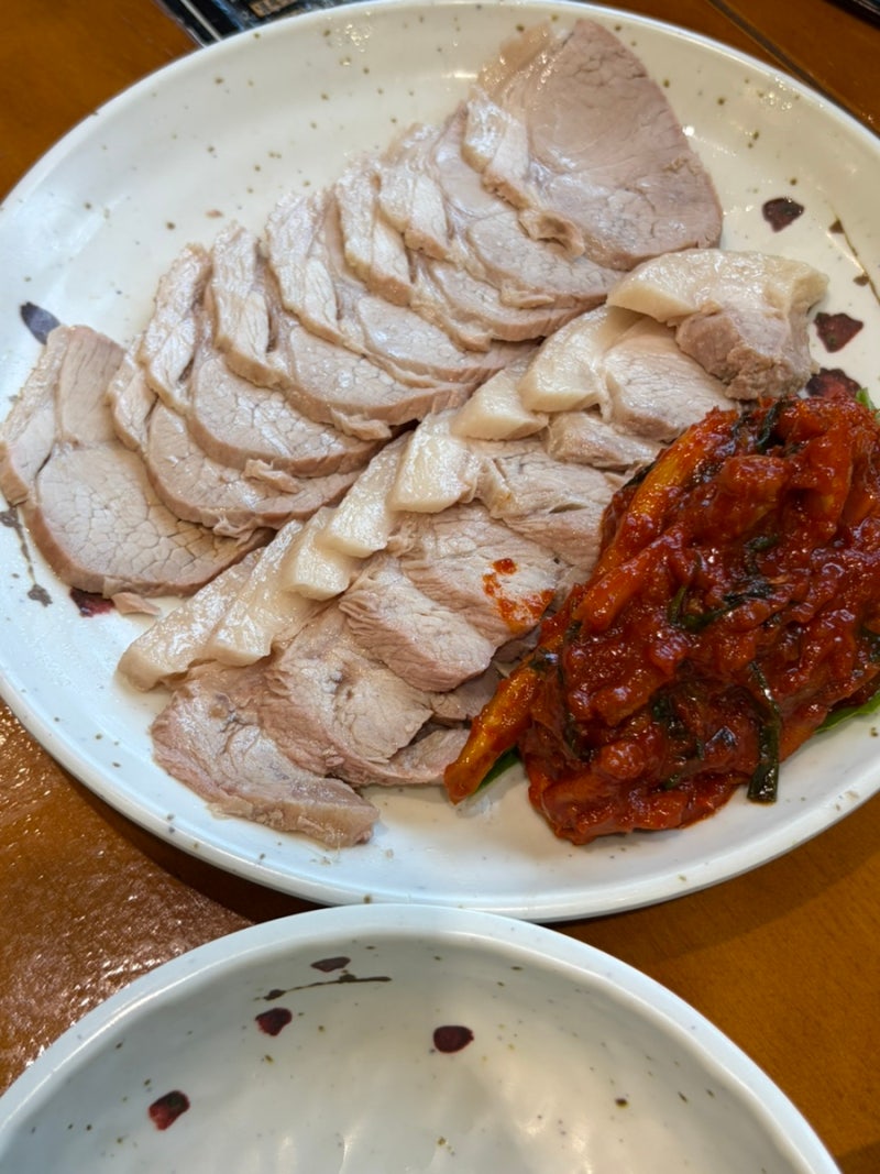 대동면옥 | 신라모노그램강릉 근처 맛집. 아기랑 먹기 좋은 수육 맛집