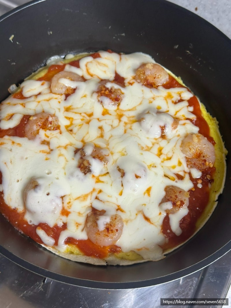 [Cooking] 또띠아피자, 피자 먹고싶은데 사 먹긴 아깝다면? 후라이팬으로 간단하게 만드는 초간....