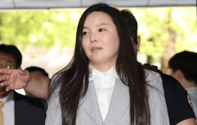 242억 받아놓고 굿즈 하나 안 만든 대표…첸백시·태민·이승기까지 얽힌 초대형 사기