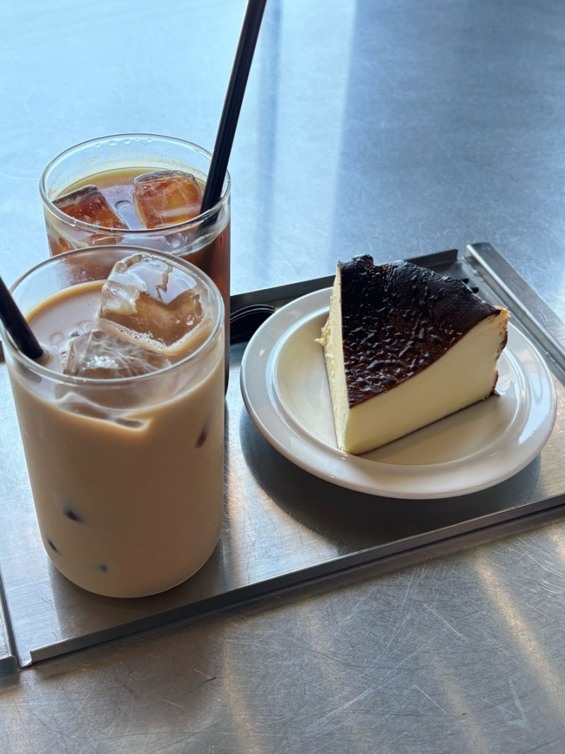 [강릉 카페] 오드커피 Odd coffee : 주문진 도깨비 방파제 앞 주차 깔끔한 카페