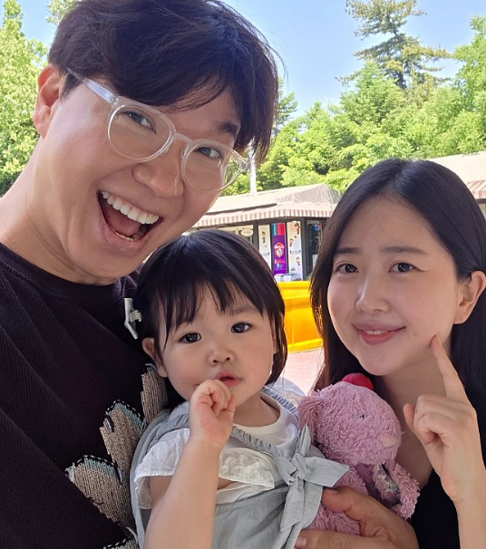"승객 200여 명 기다렸다" 비행기 지연 논란 박수홍 프로필 나이 키 몸무게 고향 학력 가족 친....