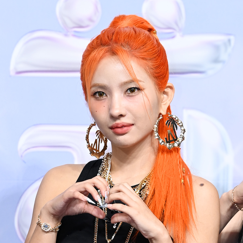 "퇴사할게여"…전소연, 큐브 로고 향해 사진 남긴 이유
