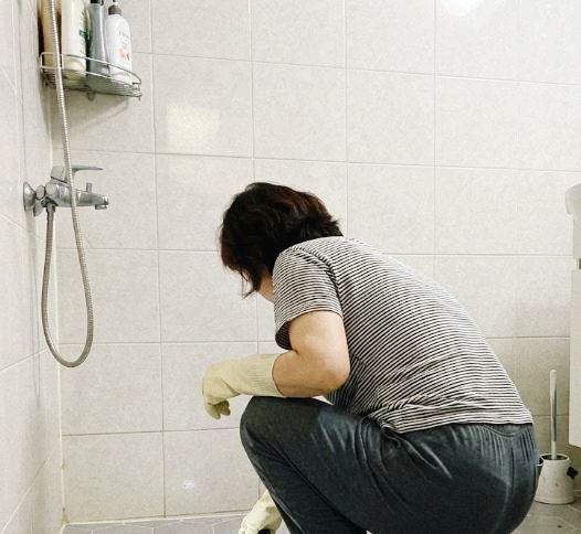 화장실 냄새 제거 방향제로 덮어봤자 '소용없는 이유'
