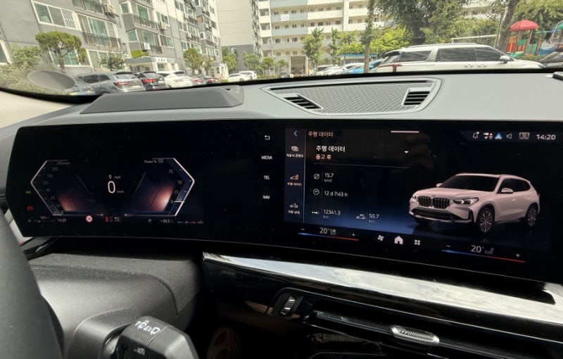 2025 BMW X1 3세대(U11) 1년 주행 후기, 장거리 연비 17km와 2열 승차감 솔직 평가