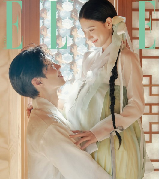 33세 박보검 김유정, 10년 전 얼굴 그대로 화보촬영