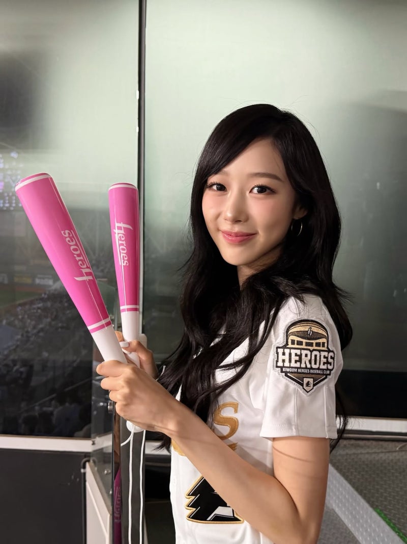 “I'm nervous for my first pitch!” What happened when aespa Giselle stepped onto the Gocheok Dome mound