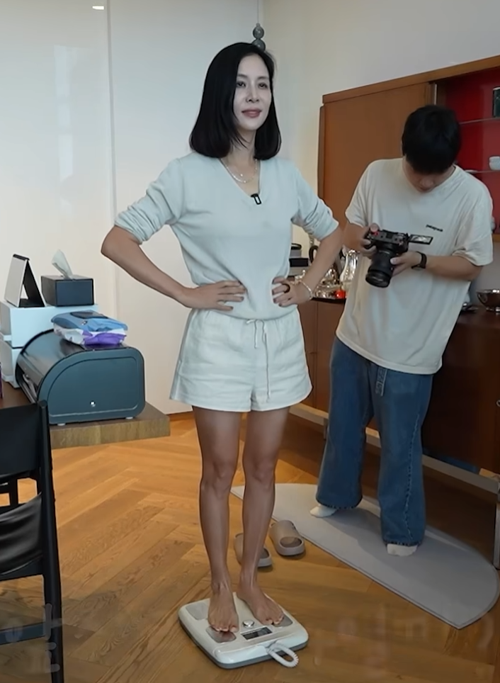 "50대 맞아?" 고소영 16년 만에 49kg 진입 다이어트 방법은