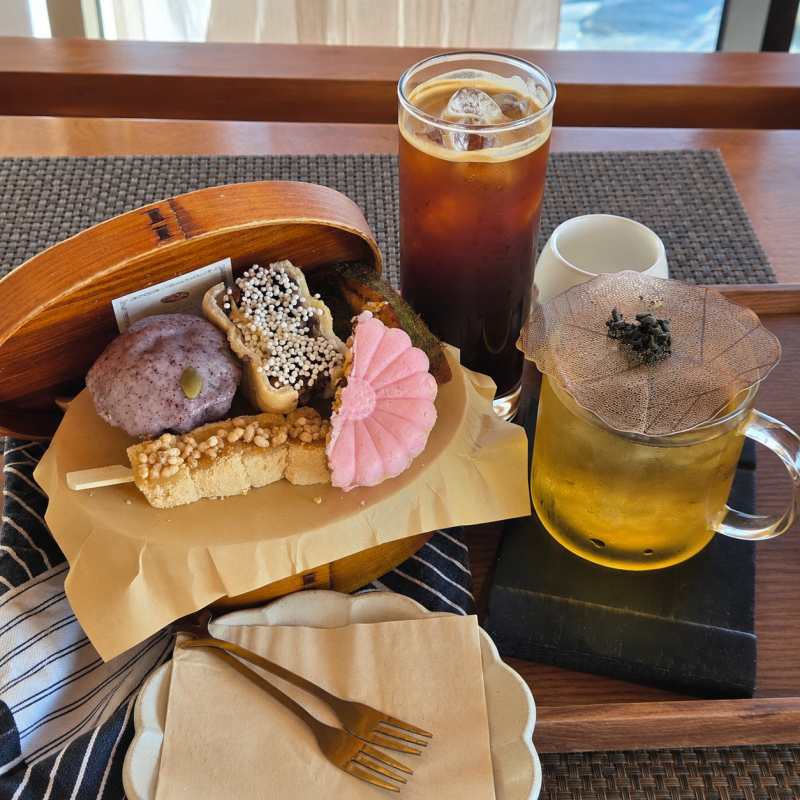 [부산/해운대] 부산 송정 카페 ‘수월경화’｜송정해수욕장 오션뷰 한옥 티카페