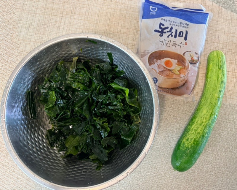 여름 별미, 냉면육수 넣어서 미역오이냉국 만들기